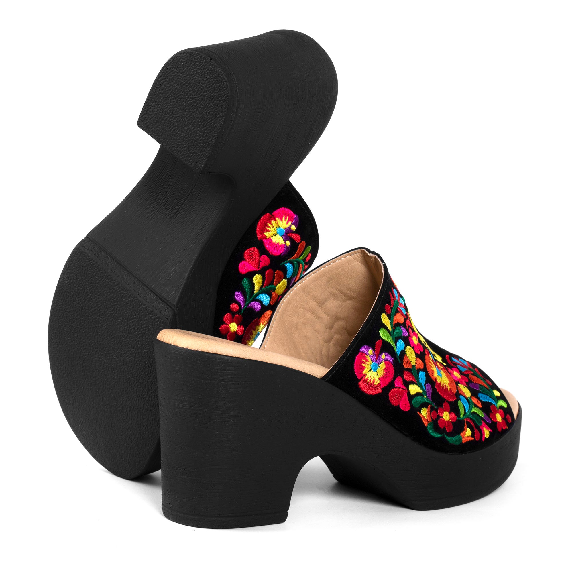 ZAPATO TAMARA VALLES MULTI NEGRO BORDADO