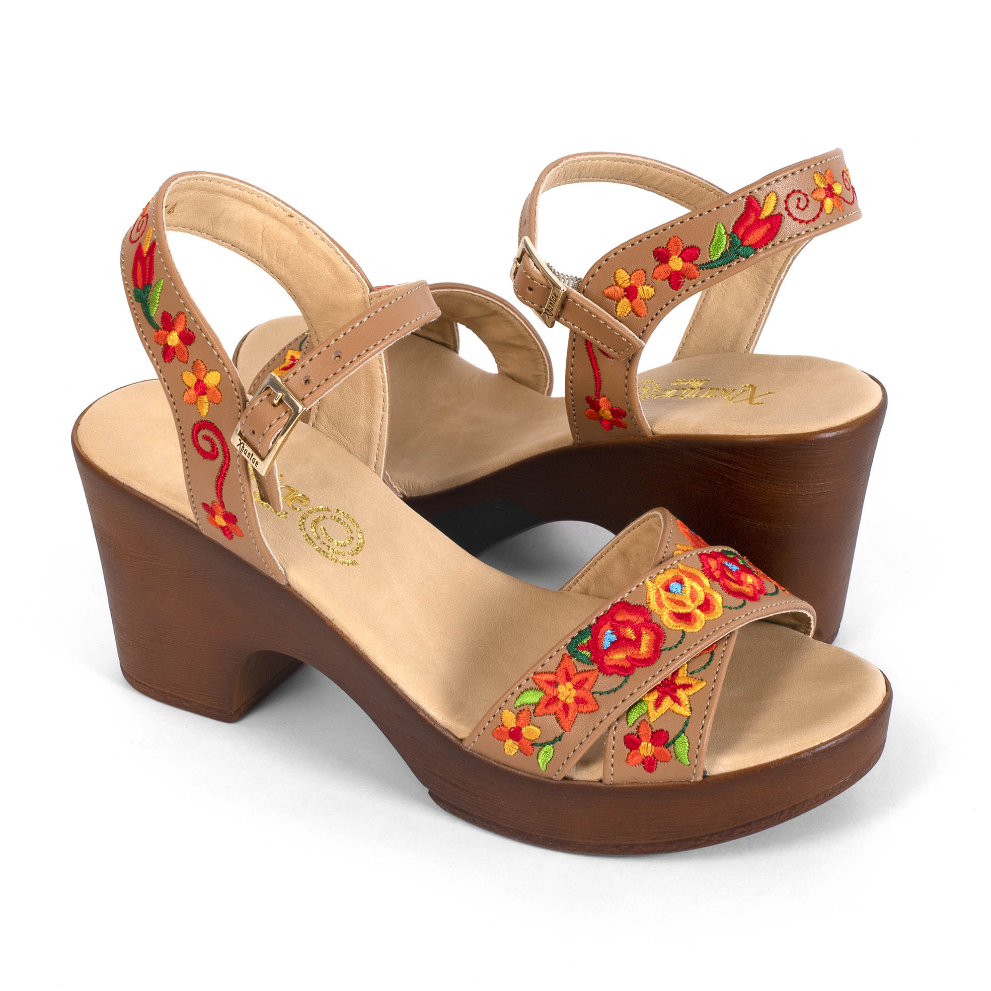 ZAPATO VALERIA FLORAL CAMEL BORDADO